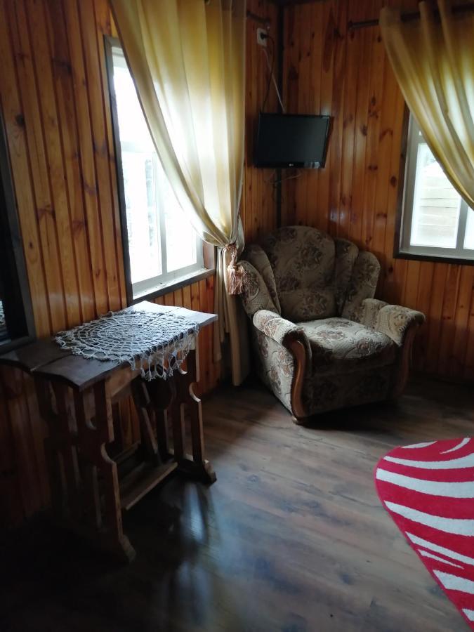 Usadba Kupalinka Hotell Ostrovo Exteriör bild