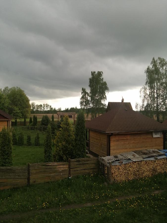 Usadba Kupalinka Hotell Ostrovo Exteriör bild