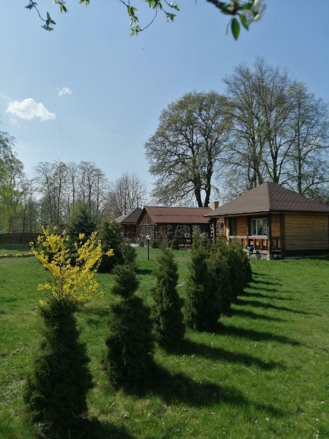 Usadba Kupalinka Hotell Ostrovo Exteriör bild
